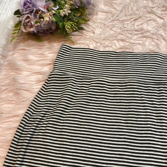 Athleta Encinitas Black White Stripe Ribbed Stretch Midi Skirt sz S - Picture 3 of 8